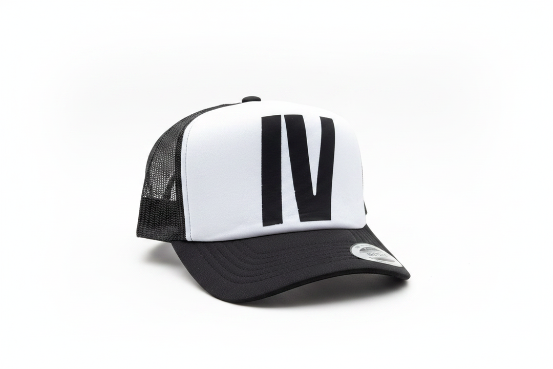 IV Trucker Cap – vit bakgrund